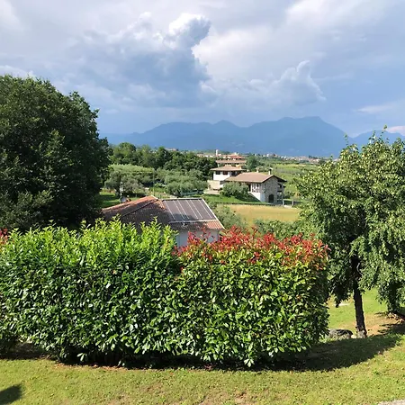 Flat With View E Garden 3*